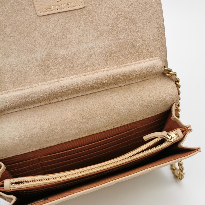 Chanel 牛皮奶茶色純色菱格絎縫雙C logo斜挎包單肩包Archi Chic-10