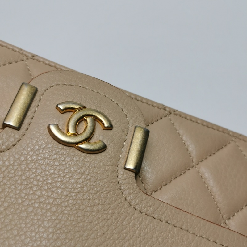Chanel 牛皮奶茶色純色菱格絎縫雙C logo斜挎包單肩包Archi Chic-11