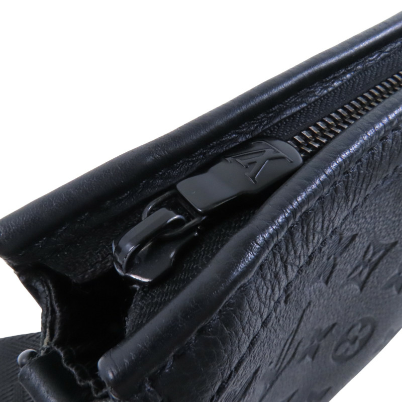 LOUIS VUITTON Monogram Shadow Gaston Wearable肩背袋-9
