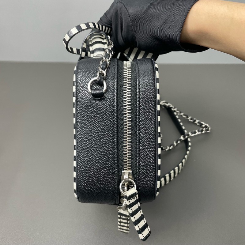 Chanel Filigree 小號 条纹相机包 黑色拼白色 荔枝牛皮 手提包 肩背包-3