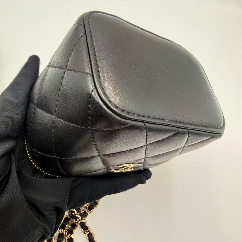 CHANEL clutch with chain 21K羊皮盒子包-9