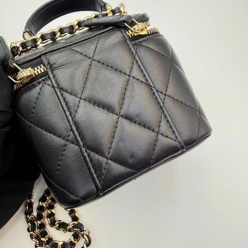 CHANEL clutch with chain 21K羊皮盒子包-10