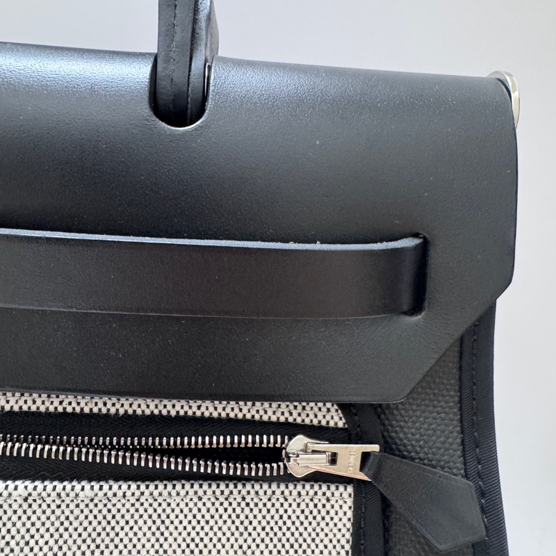 HERMES 黑銀 防水帆布 herbag31 Z刻 內裡熊貓色編織款(可翻面)(可小議)-12