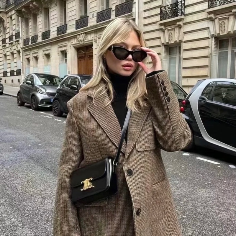 Celine🇫🇷Lisa同款經典凱旋門TRIOMPHE中手袋-4