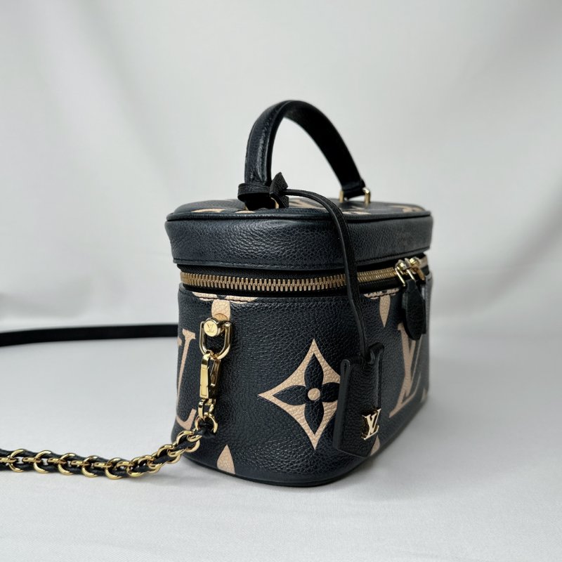 LV Vanity雙色皮革鏈帶化妝箱包-3