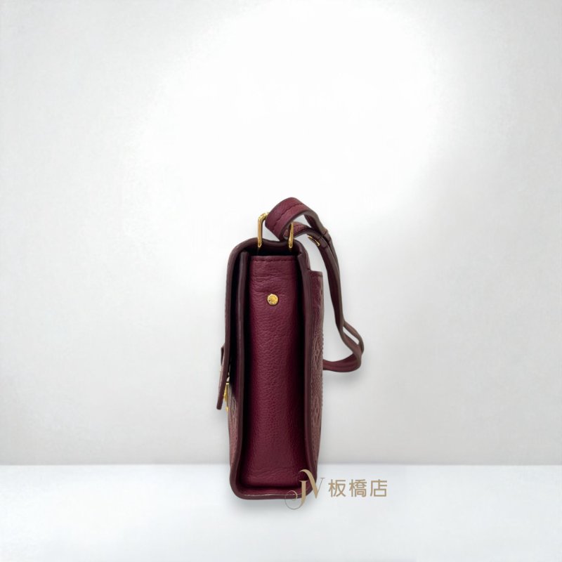 LV 莓果紅牛皮壓紋下蓋風琴包/ M94226-1
