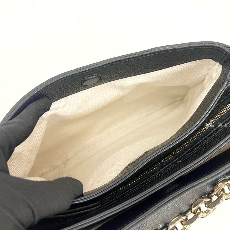 ❣Gucci 黑小牛皮壓紋Emblem淡金釦粗鏈條三層肩斜背包-9