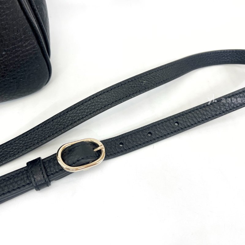 ❣Gucci 黑小牛皮壓紋Emblem淡金釦粗鏈條三層肩斜背包-11