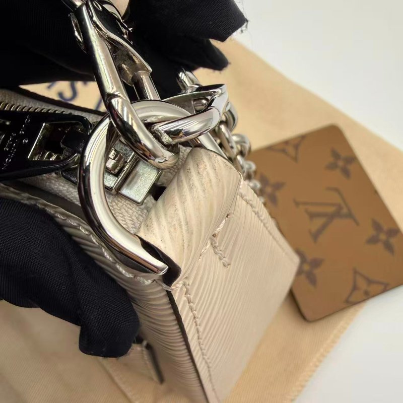 LOUIS VUITTON Marellini系列 可拆卸可調節肩帶 Epi粒面牛皮革 腋下包/單肩/斜揹/手提女款 白色-12