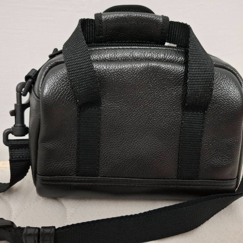 BALENCIAGA 巴黎世家 673173 黑色 荔枝皮斜背包 (EXPLORER DUFFLE)-6
