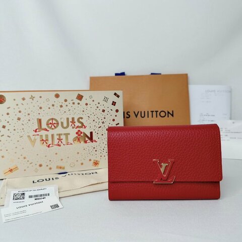 LV Capucines三折扣式短夾