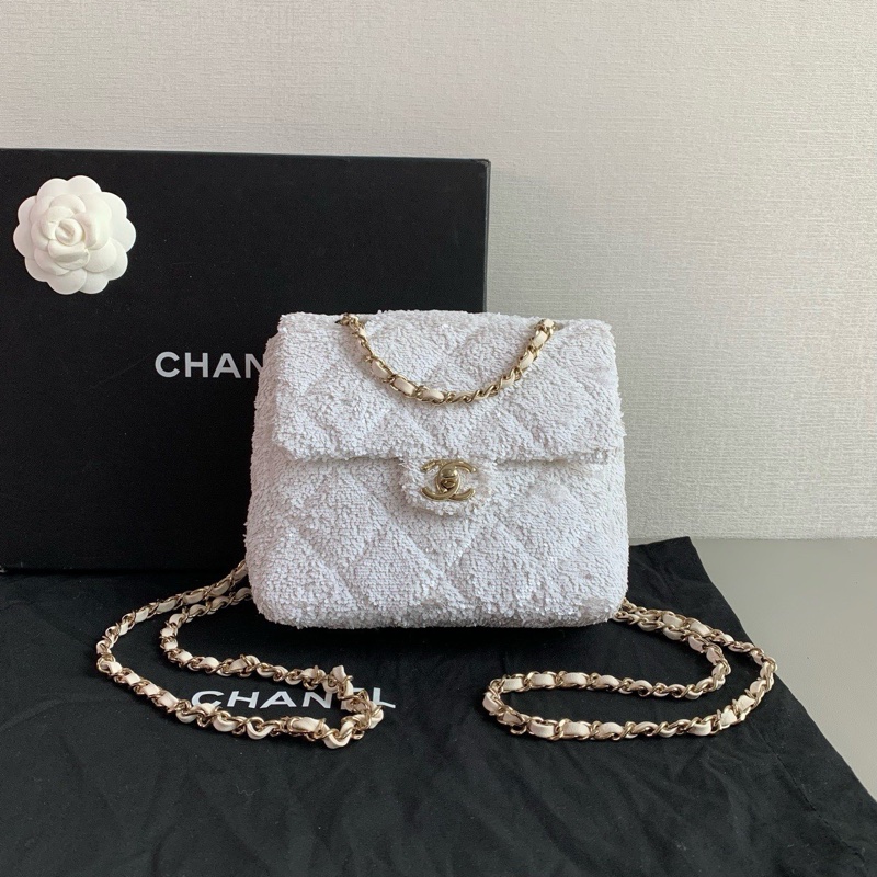 Chanel 香奈兒25B 亮片金扣白色後背包-1