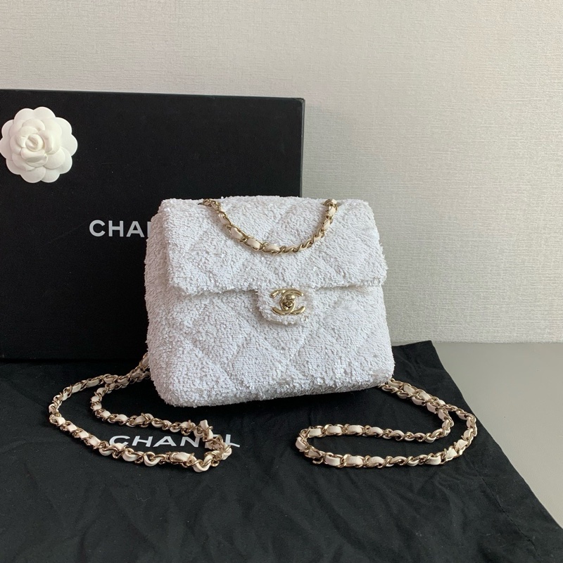 Chanel 香奈兒25B 亮片金扣白色後背包-2