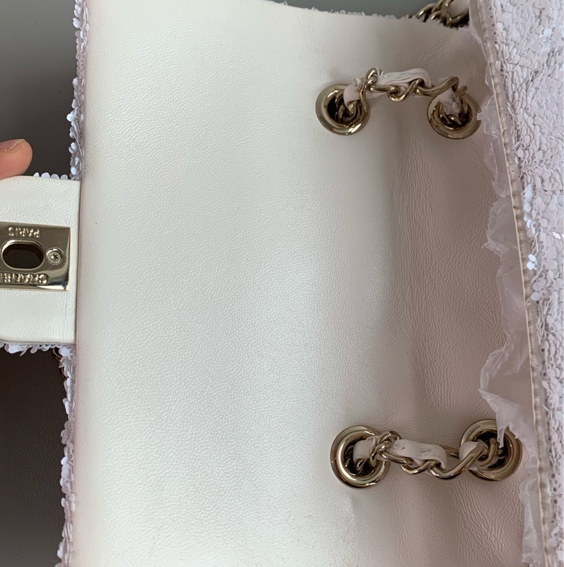 Chanel 香奈兒25B 亮片金扣白色後背包-15