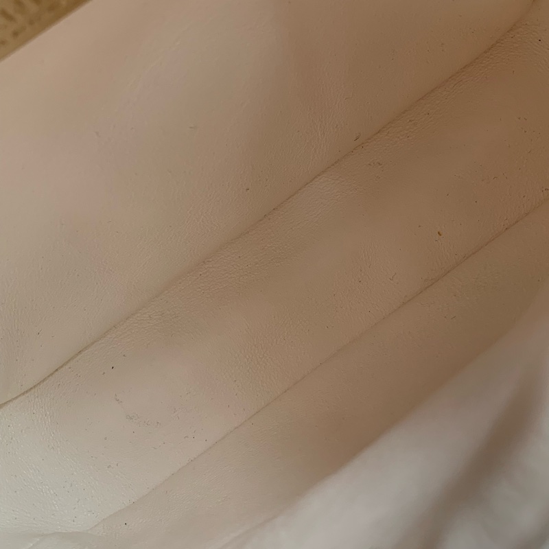 Chanel 香奈兒25B 亮片金扣白色後背包-21