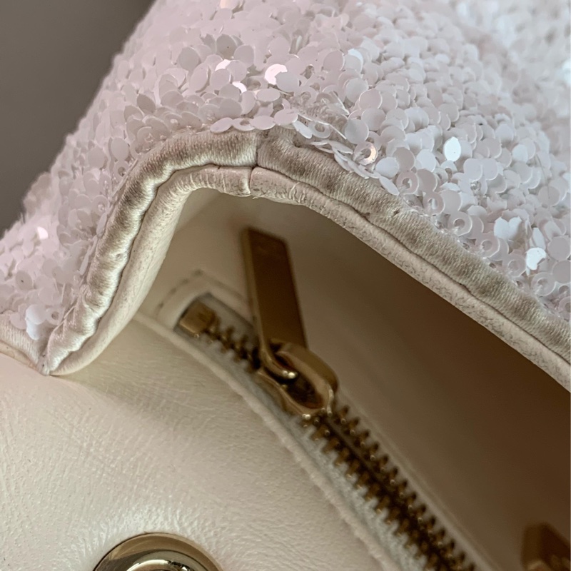 Chanel 香奈兒25B 亮片金扣白色後背包-25