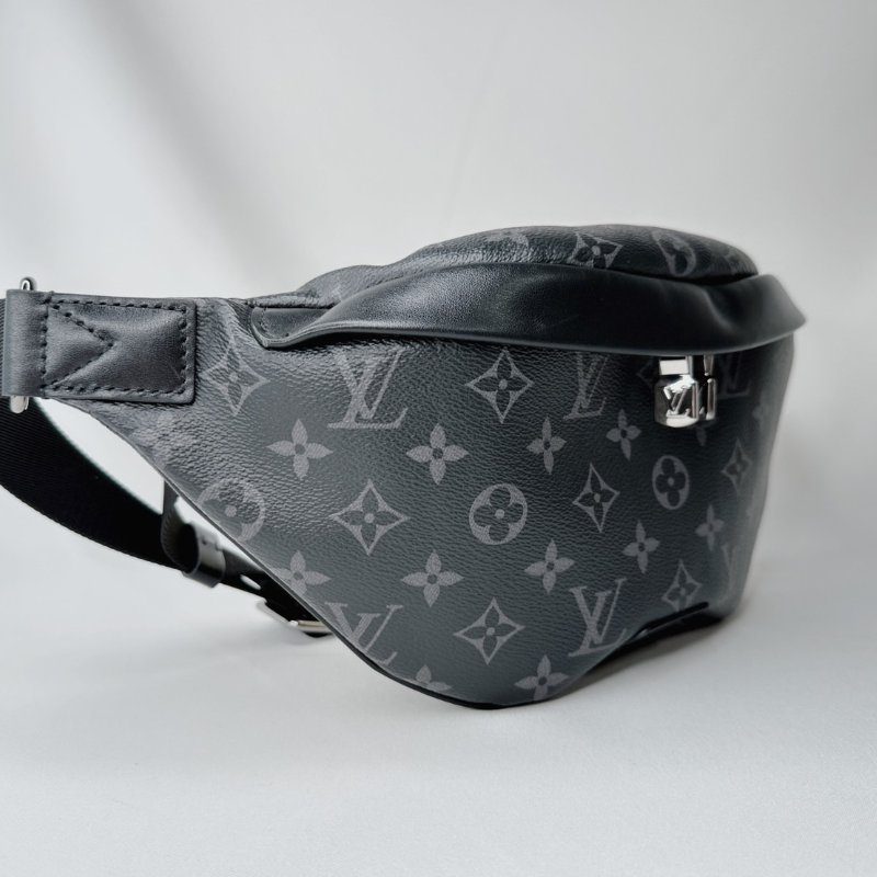 LV Discovery PM黑花腰包胸包-3