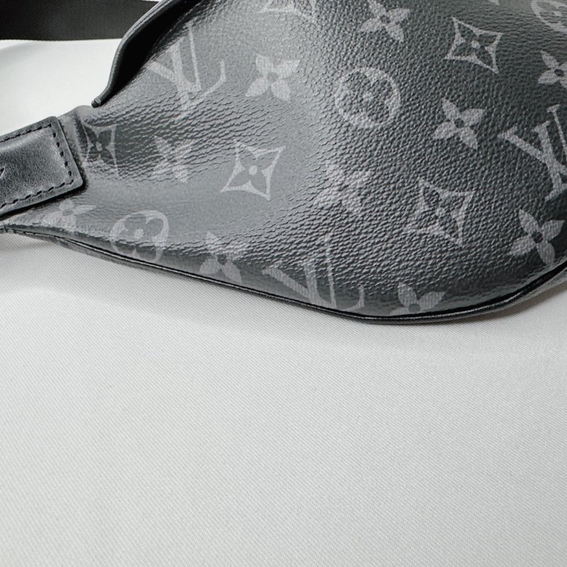 LV Discovery PM黑花腰包胸包-13