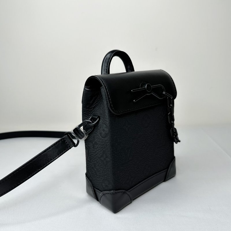LV 全新Nano Steamer壓紋斜背包-3