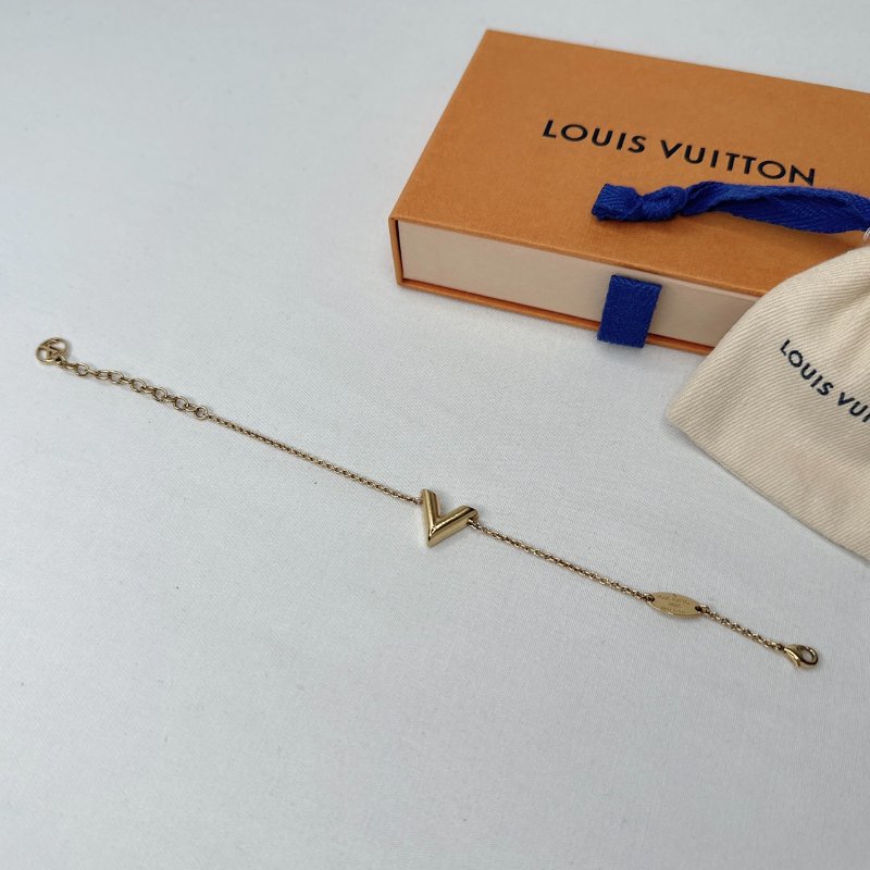 LV Essential V金色手鏈-2