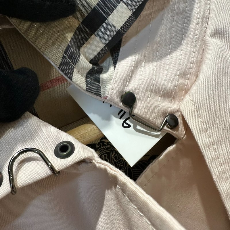 【美收精品】BURBERRY 寶寶粉色風衣外套 4-116【隔月月中將轉賣至日本 上架期限30天】-5