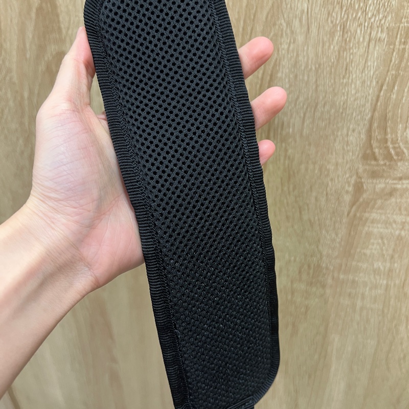 YSL 黑尼龍黑釦肩斜背旅行袋581374-14