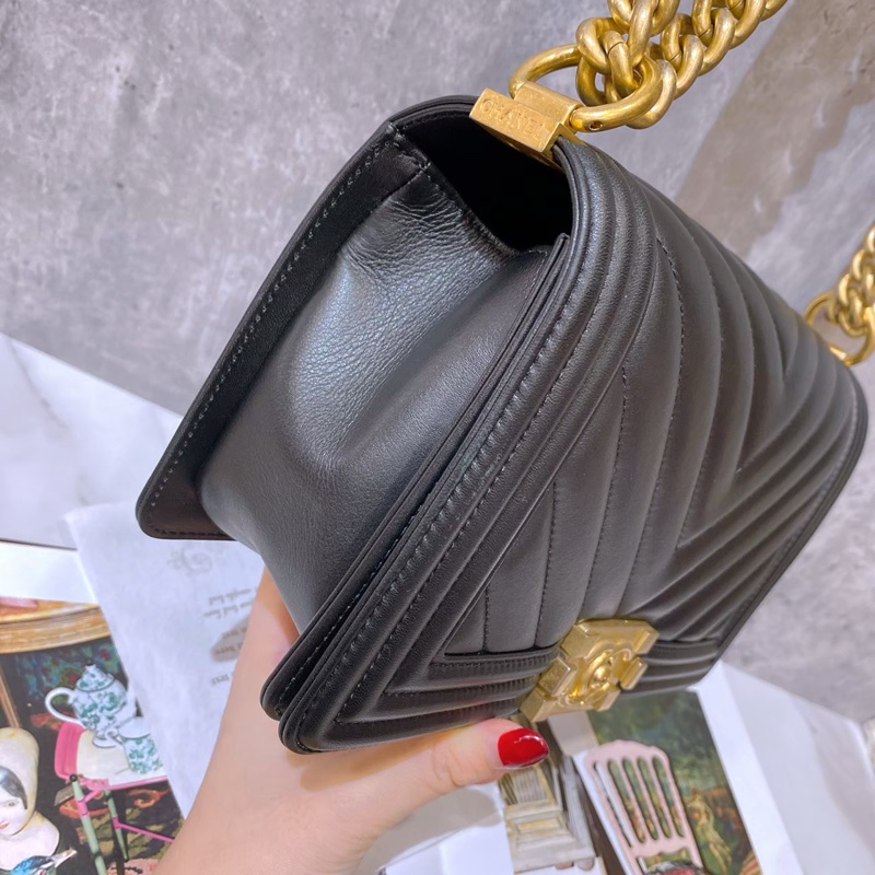 Chanel boy山形紋-2