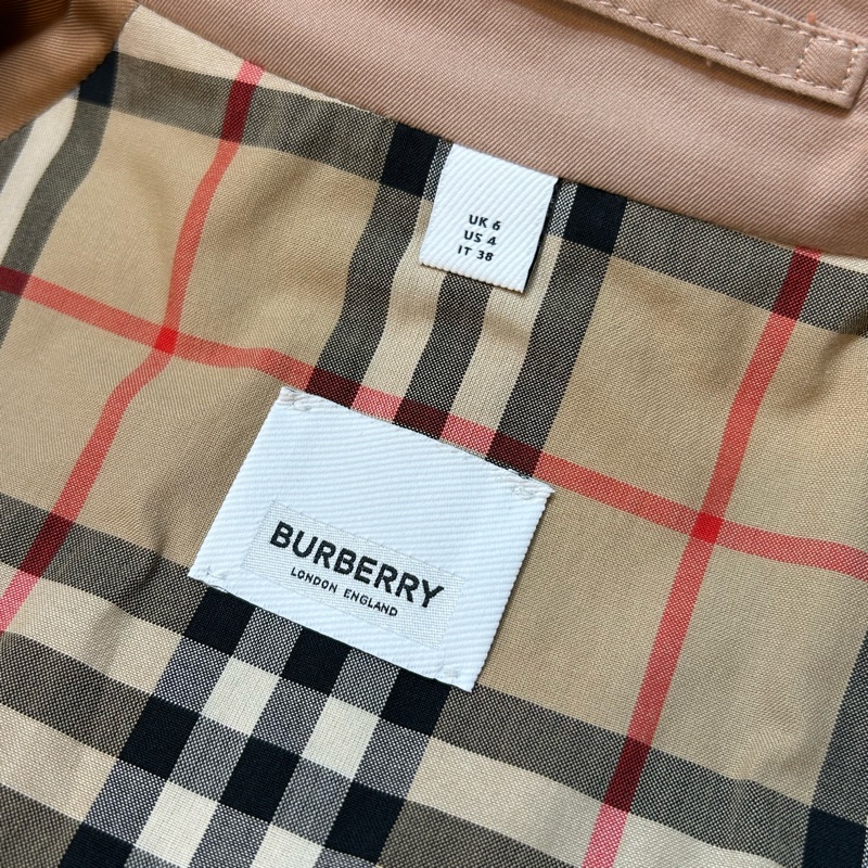 英國Burberry 粉杏色側開衩長風衣-10