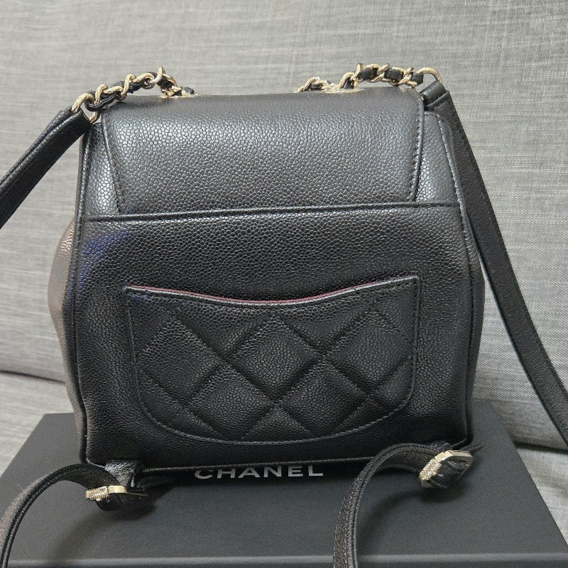 香奈兒 Chanel 黑色荔枝牛皮金釦後背包 雙肩包
芯片款-11