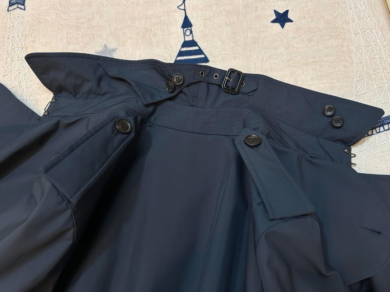 英國Burberry 男款深藍鵝絨風衣-7