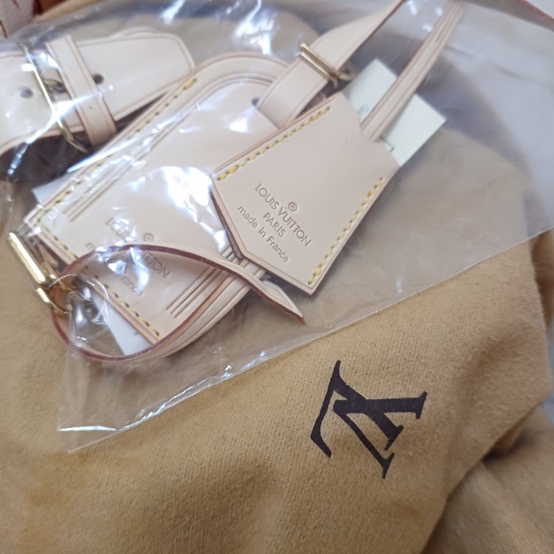 全新未拆膜白彩旅行包:經典私人收藏品釋出-16