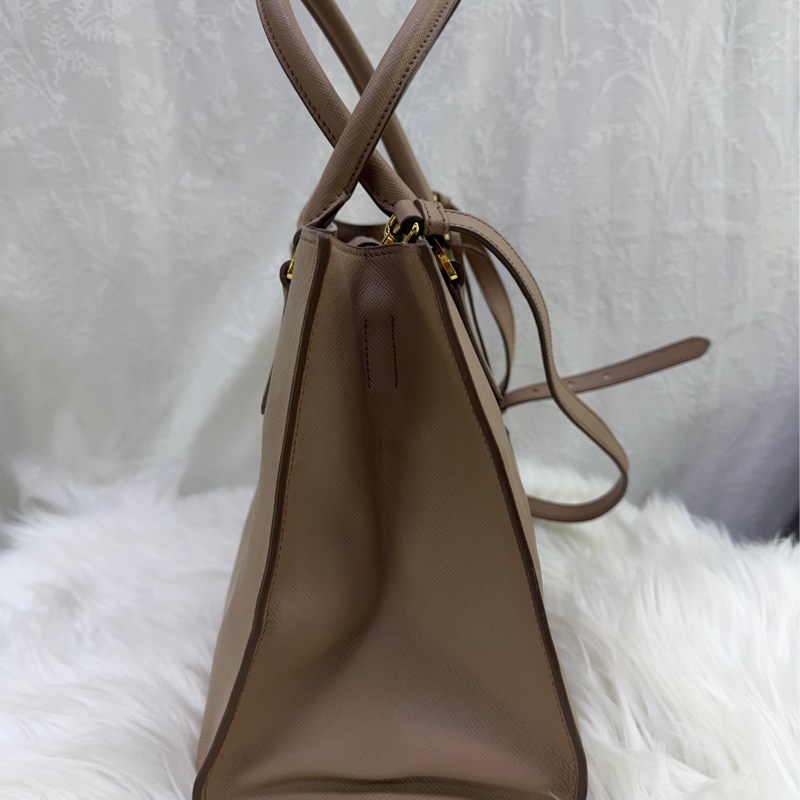 prada bag-7