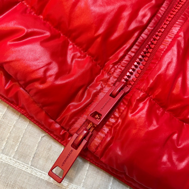 BURBERRY英國亮紅色鵝絨連帽背心XS-7