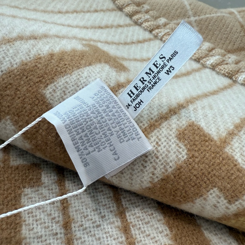 HERMES 奶茶色寶寶毛毯-9