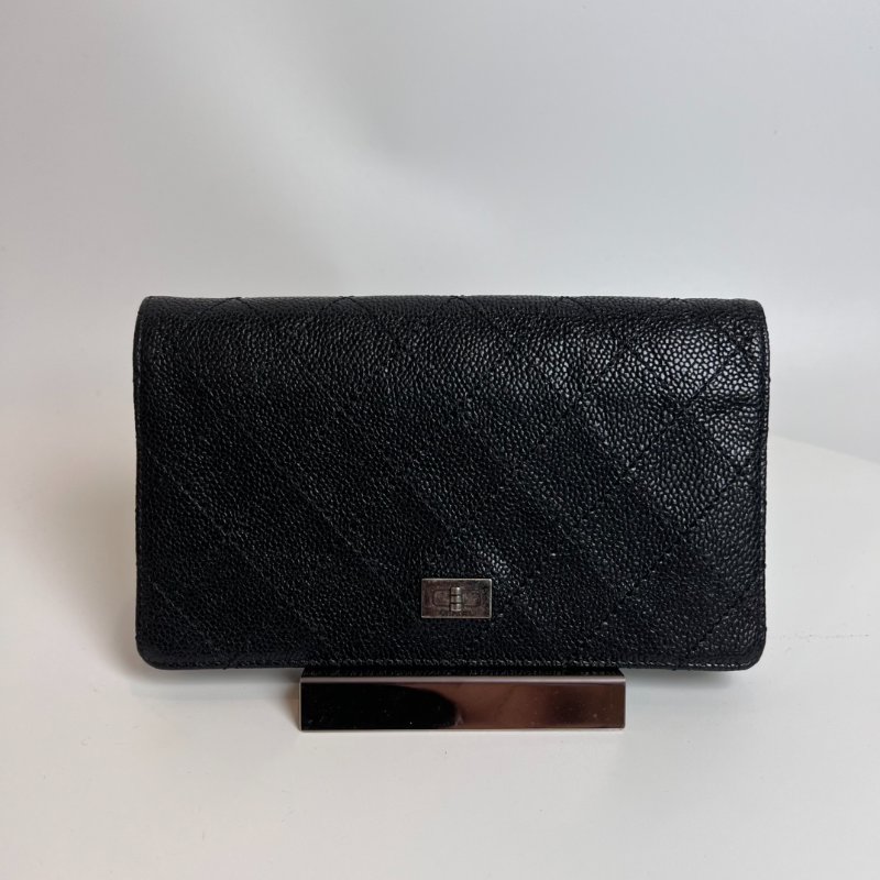CHANEL 2.55復古銀造型對開長夾 16開-0