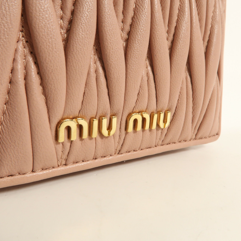 Miu Miu 牛皮皮革Bifold Wallet金扣錢包-7