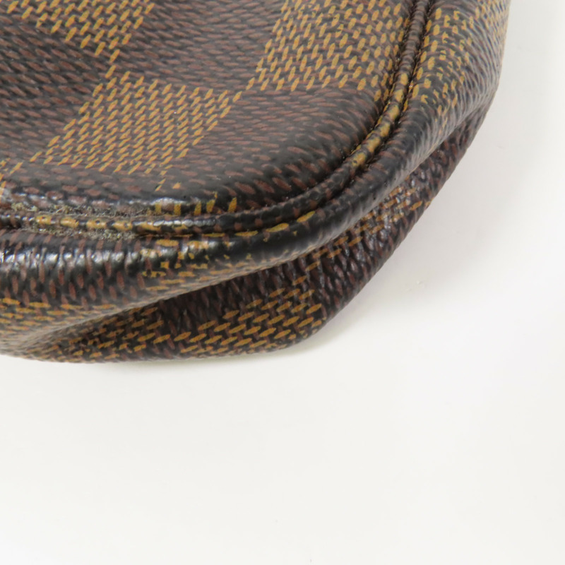 LOUIS VUITTON Damier Mini Pochette金扣鏈帶手挽袋-5