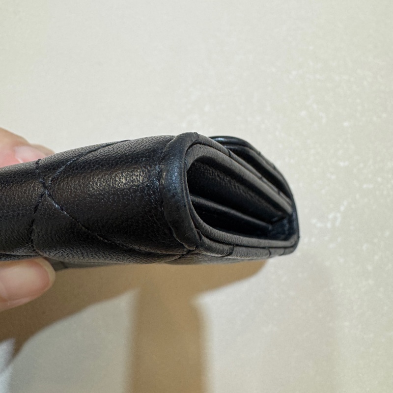 🖤香奈兒CHANEL黑色羊皮銀釦大雙C logo雙層下蓋卡包-10