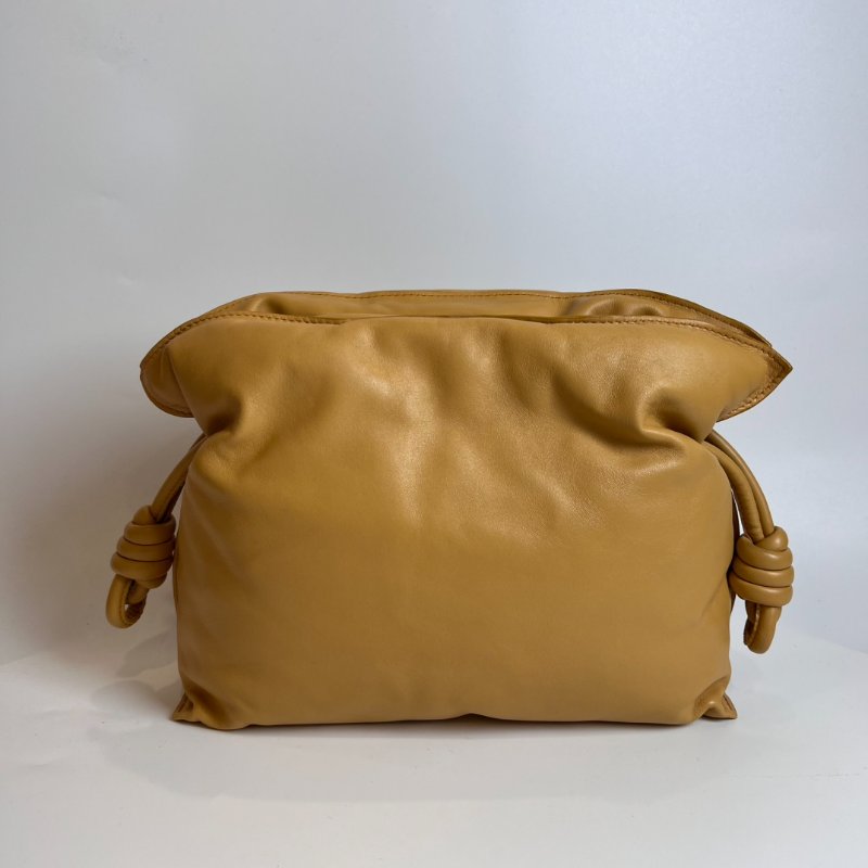 LOEWE 淺卡其flamenco福袋包-1