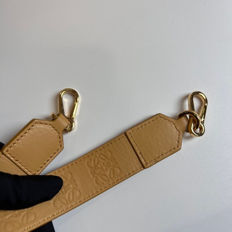 LOEWE 淺卡其flamenco福袋包-7