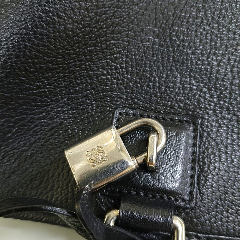LOEWE Amazona 黑色牛皮壓紋手提包 銀色五金-13