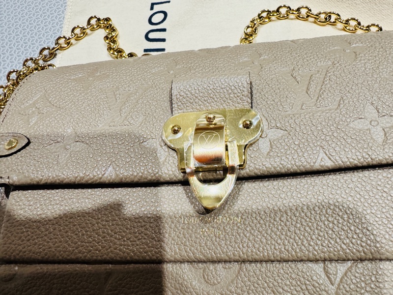 LV M69423 經典 VAVIN 系列Empreinte 壓花牛皮肩/斜背包(絕版斑鳩灰色)-3