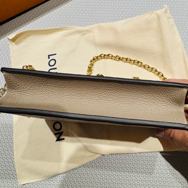 LV M69423 經典 VAVIN 系列Empreinte 壓花牛皮肩/斜背包(絕版斑鳩灰色)-8