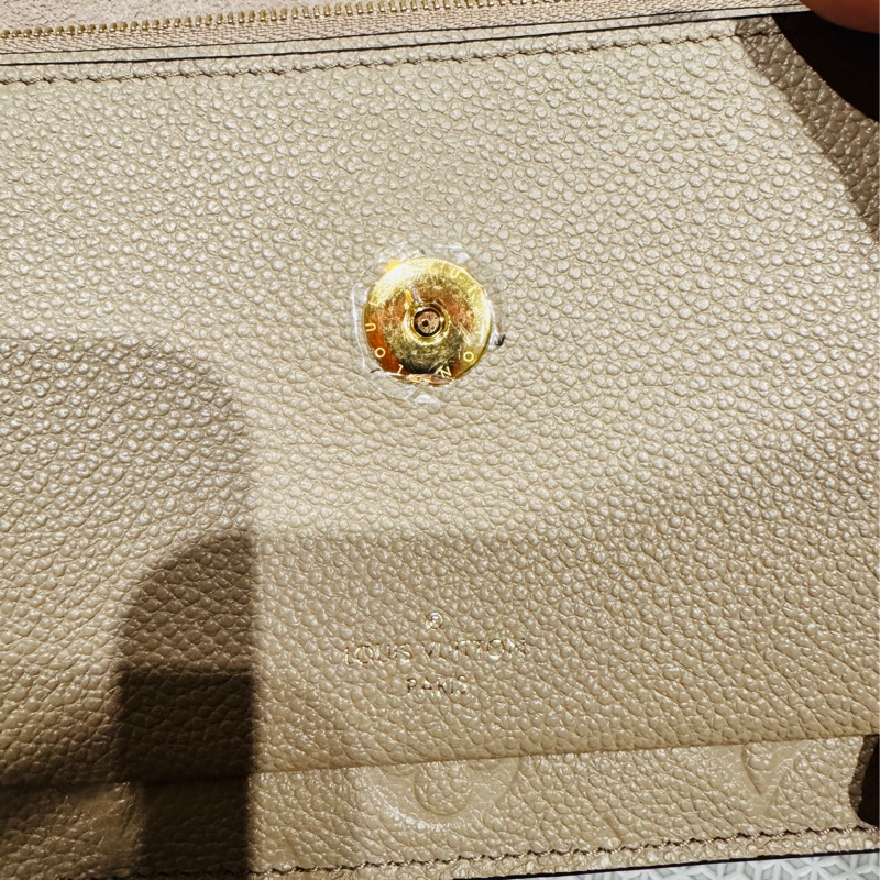LV M69423 經典 VAVIN 系列Empreinte 壓花牛皮肩/斜背包(絕版斑鳩灰色)-14