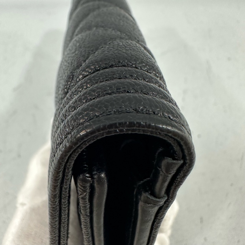 Chanel A84302 黑荔枝皮金釦boy中夾-9