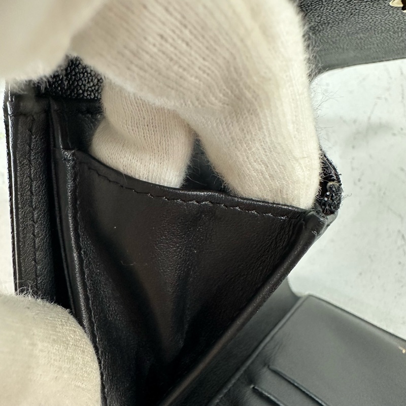 Chanel A84302 黑荔枝皮金釦boy中夾-29