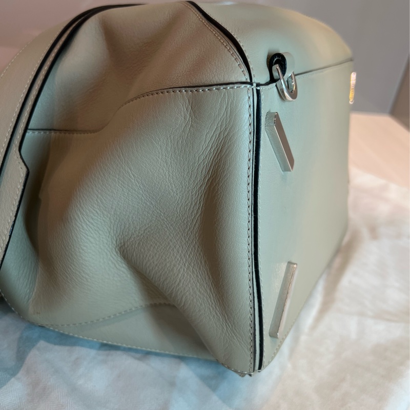 Loewe Puzzle 卡其/沙色一包五揹L號-9