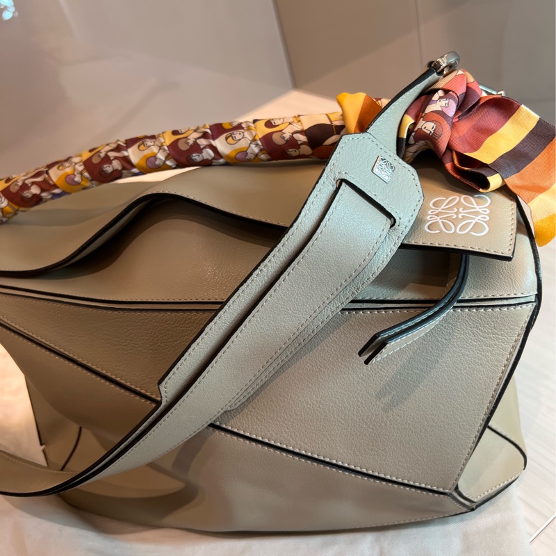 Loewe Puzzle 卡其/沙色一包五揹L號-17