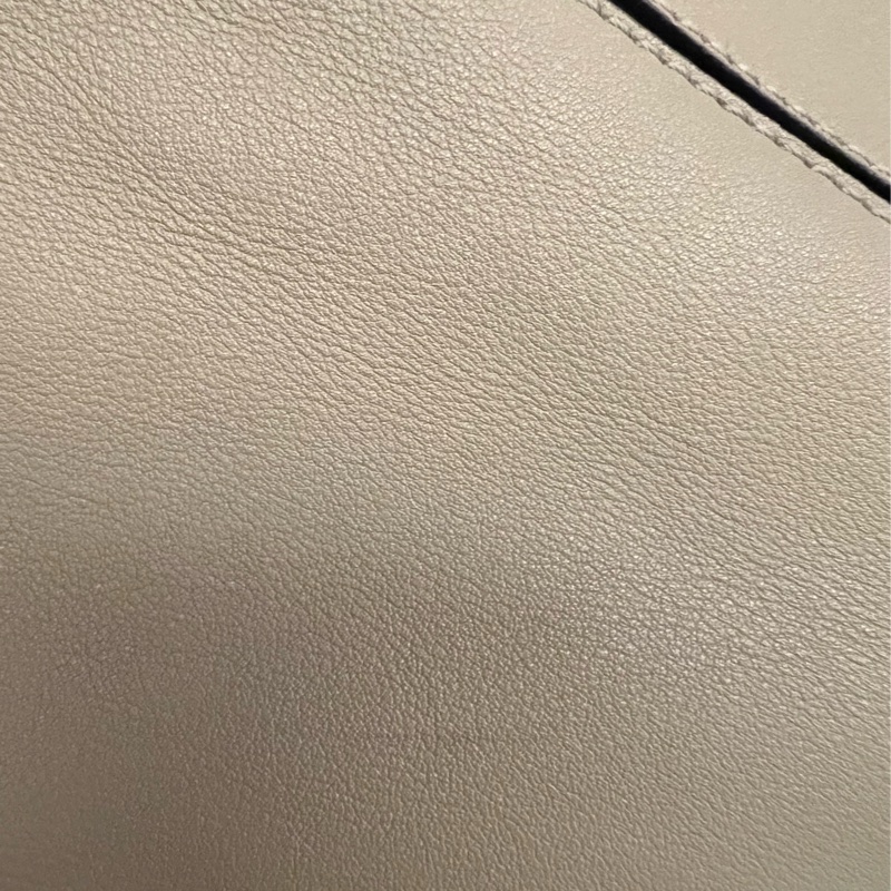 【年終限時九折特價 】 Loewe Puzzle 卡其色/五用包L號-21