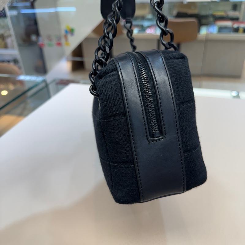 CHANEL黑帆布黑釦方塊格紋雙耳保齡球包A17377-23